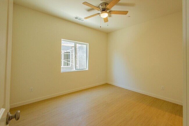 Foto del edificio - 8914 Hills View Drive 85