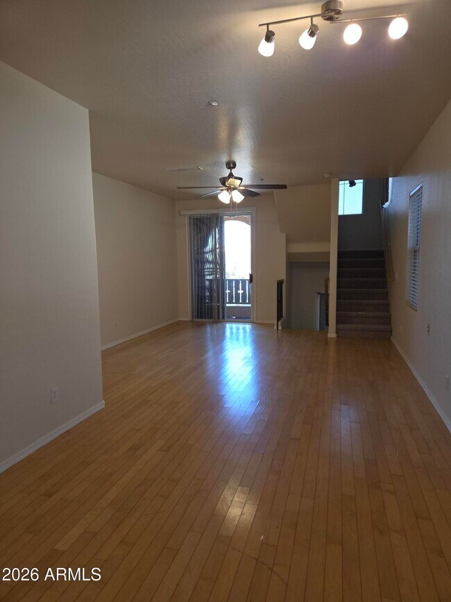 Foto del edificio - 426 N Oak St