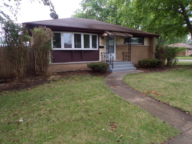 Building Photo - 753 Ford Ave