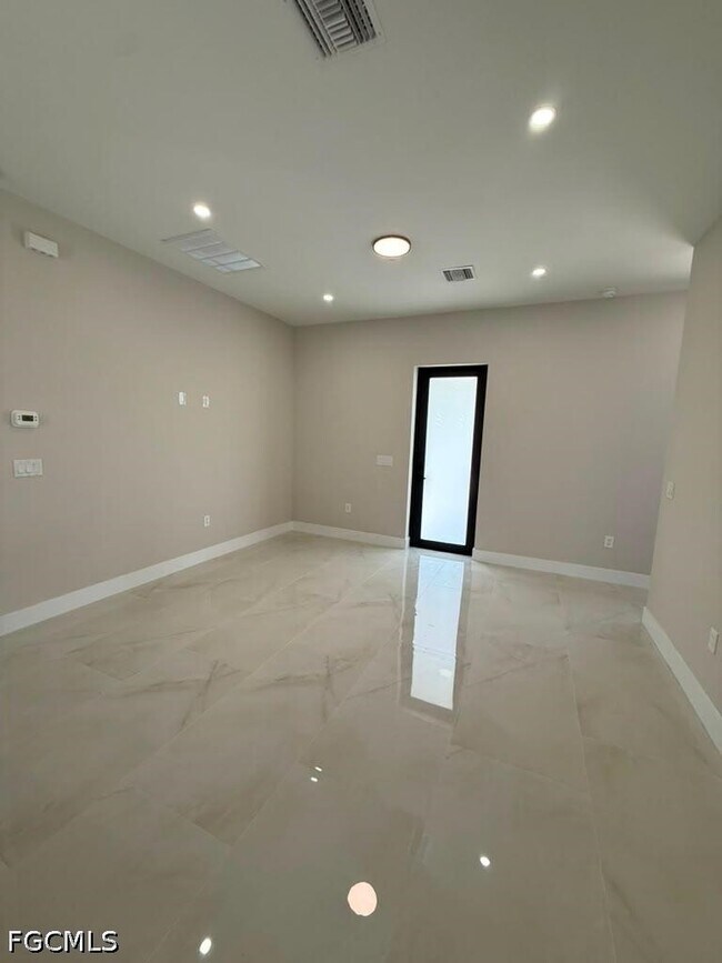 Foto del edificio - 932 Dempsey St