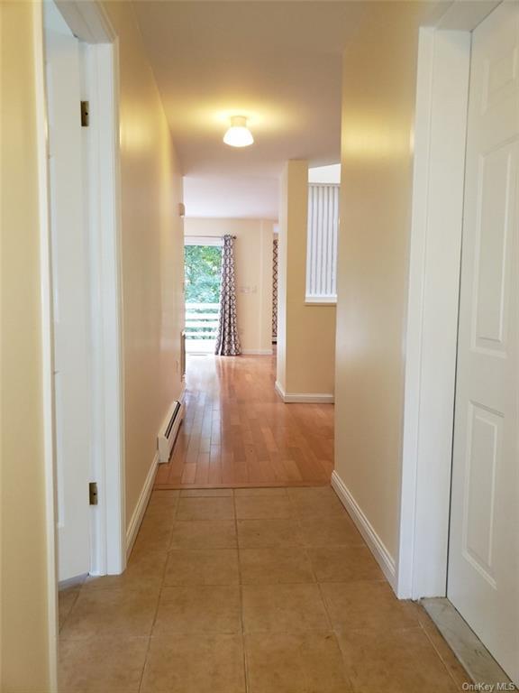 Building Photo - 21 Tulip Tree Ln