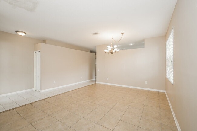 Building Photo - 5512 Terrain De Golf Dr