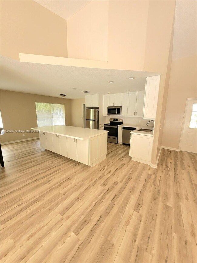 Building Photo - 13338 76th Rd N