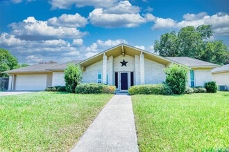 Building Photo - 607 Rosewood Dr