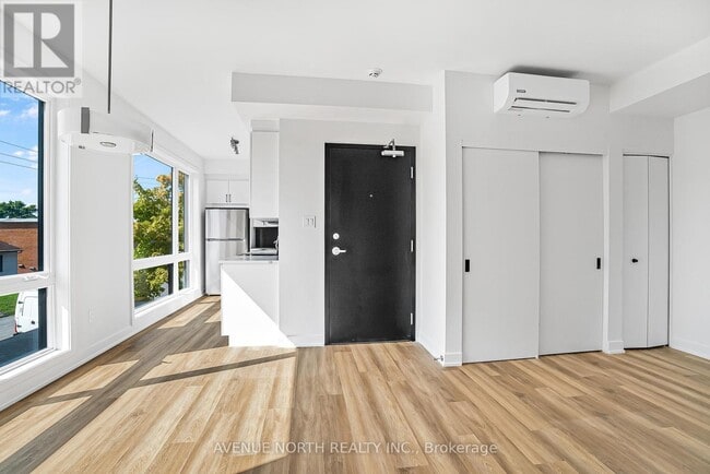 Building Photo - 391 Dieppe St