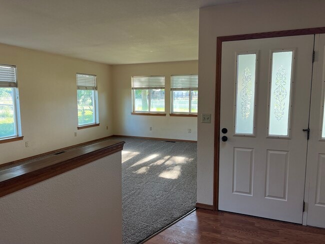 Building Photo - 2705 S 79th Ave