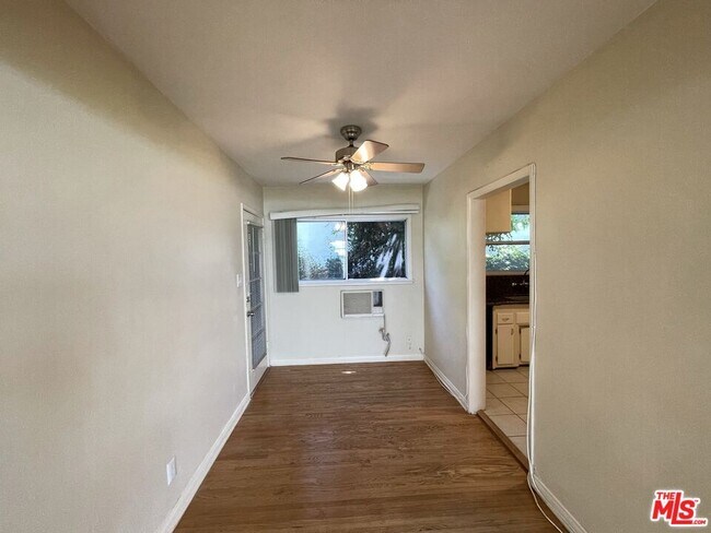 Foto del edificio - 14940 Dickens St