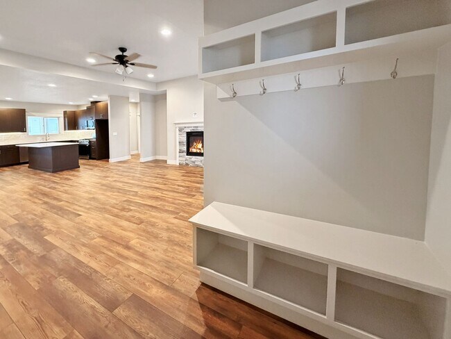 Foto del edificio - New 3-Bedroom Nampa Home with Quartz Counters, Walk-In Pantry & Dog-Friendly Policy