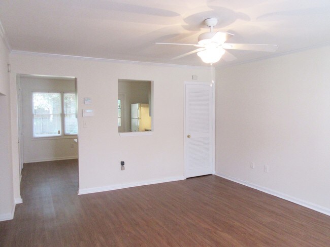 Building Photo - 135 Weymanda Cir