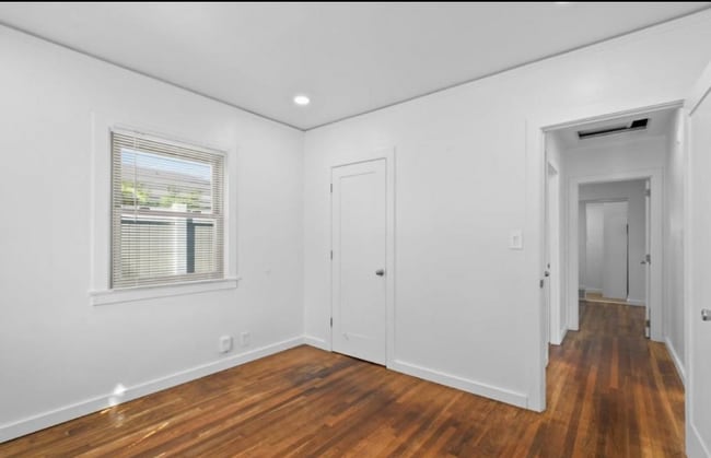 Building Photo - 2503 Sumac Dr