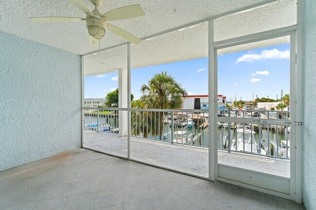Foto del edificio - 108 Paradise Harbour Blvd