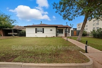 Building Photo - 802 W Earll Dr