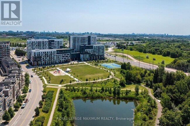 Photo du bâtiment - 8 Rouge Valley Dr W