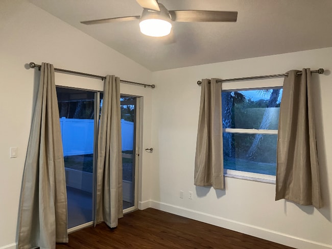 Foto del edificio - 393 S Wimbrow Dr