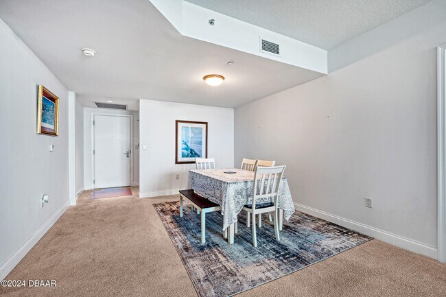 Building Photo - 231 Riverside Dr
