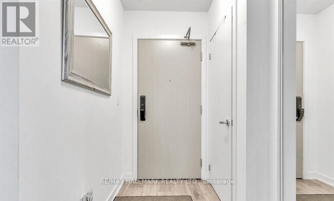 Photo du bâtiment - 3210 Dakota Cmn