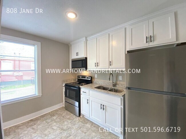 Building Photo - 808 Jane Dr