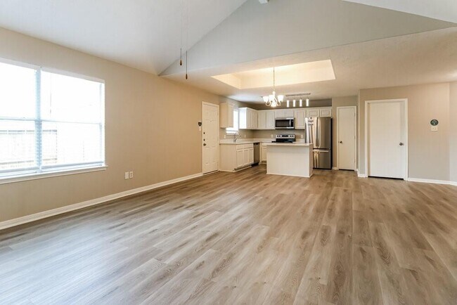 Building Photo - 16201 N View Ct