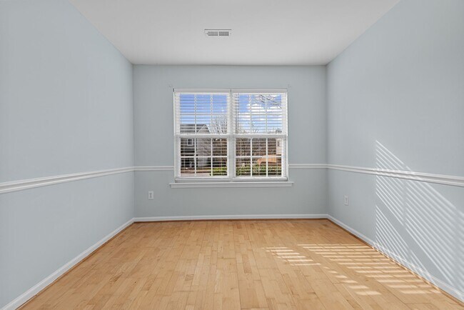 Building Photo - Nice 4 bedroom home in SW Durham with bonu...