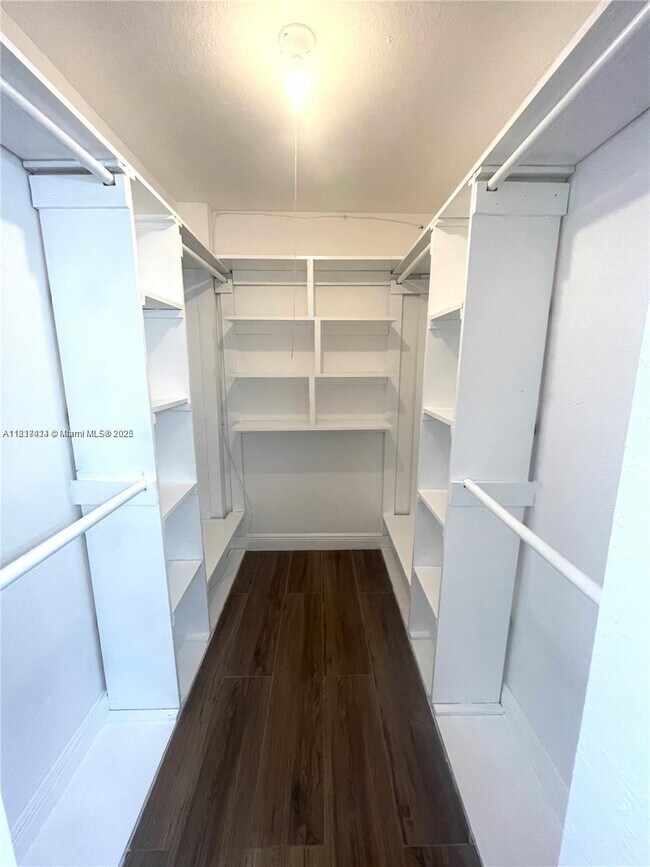 Foto del edificio - 1251 NE 108th St