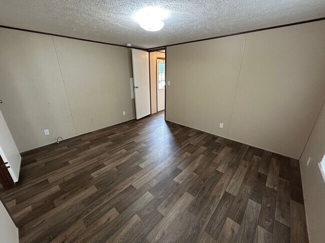 Foto del edificio - 312 Hovie Ct