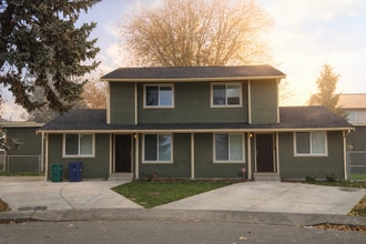 Building Photo - 1722 C Pl SE