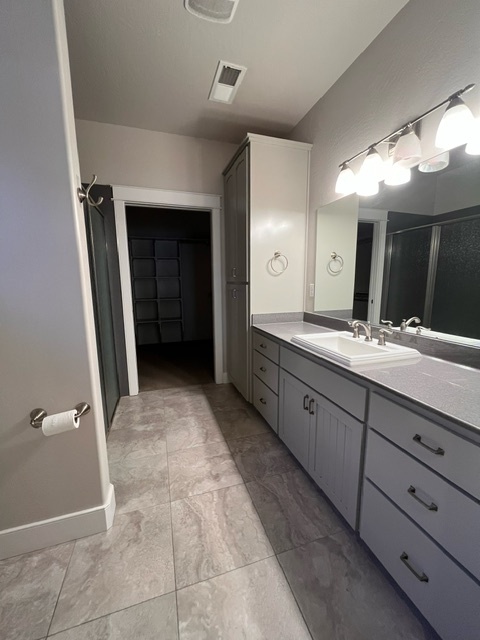master bathroom - 1133 Boulder Ridge St