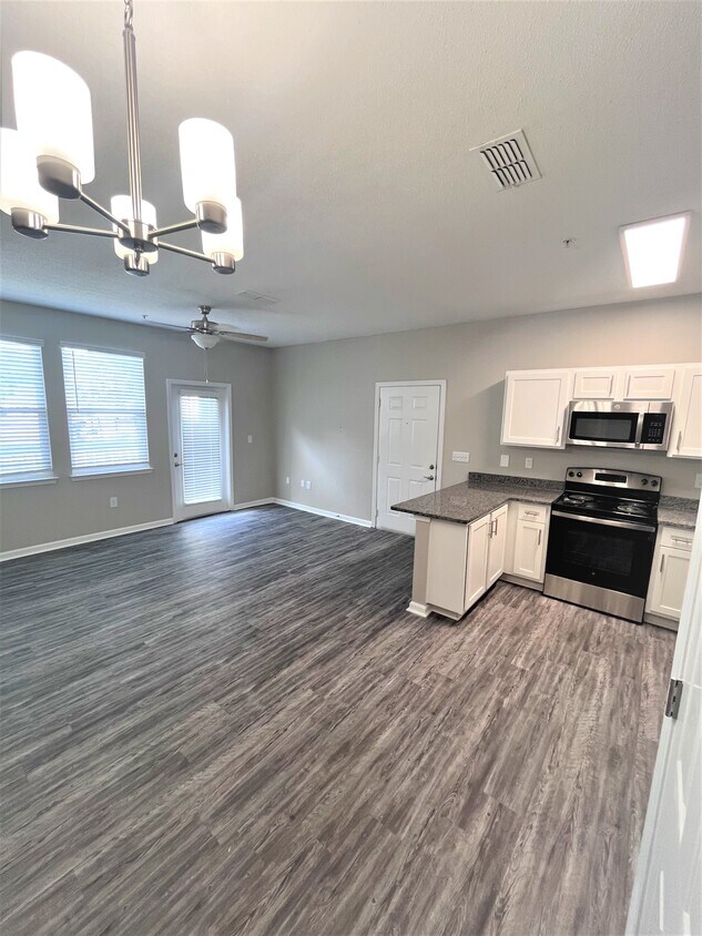 Woodside Apartments 5089 Government Blvd Mobile, AL