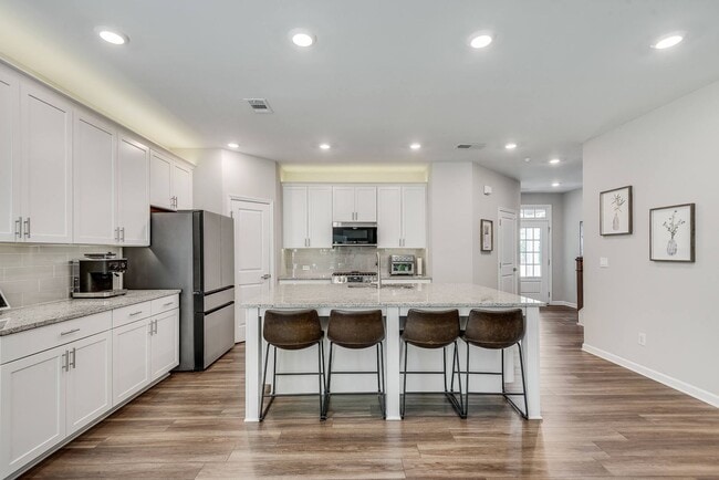 Photo - Bright, Modern, Spacious 4bd/3ba Home in Prime Scottdale Location