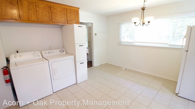 Building Photo - 2 br, 1 bath House - 5131 Lundy Drive