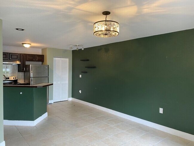 Foto del edificio - Cozy 1 Bedroom/1 Bathroom Near Millennium Mall!