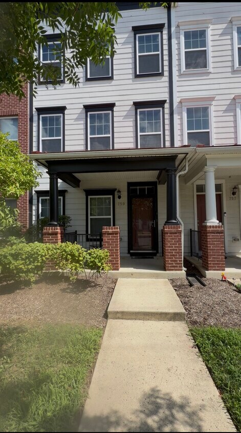 Photo - 759 Anacostia Ave NE (Washington, DC)