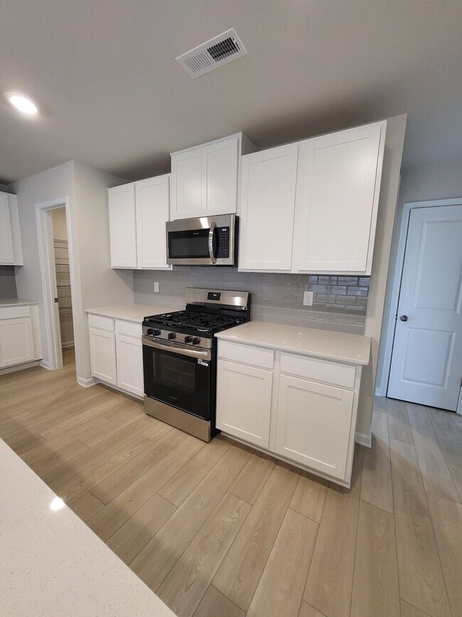 Foto del edificio - Stunning 5BR/3BA Home located in Statesville
