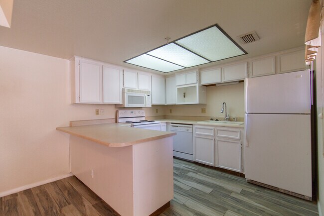 Foto del edificio - 8155 E ROOSEVELT ST UNIT 123, SCOTTSDALE AZ