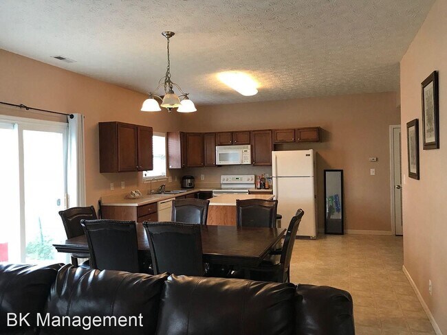 Foto del edificio - 3 br, 2.5 bath House - 3360 Humboldt St