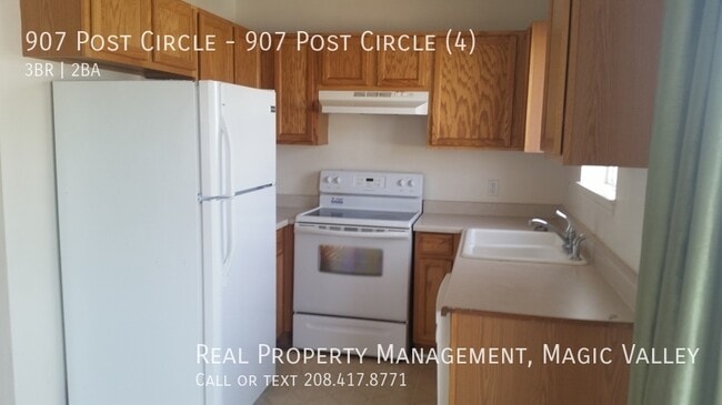 Building Photo - 907 Post Cir