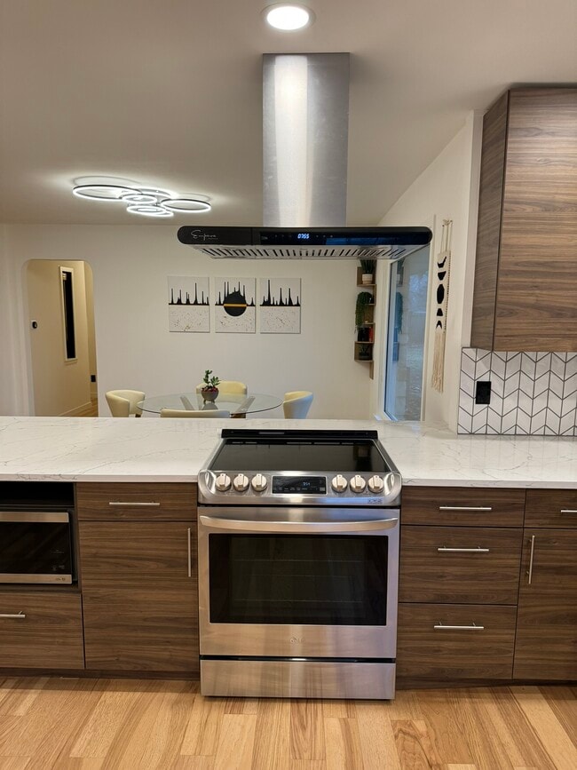 Building Photo - 13814 W Robin Trl