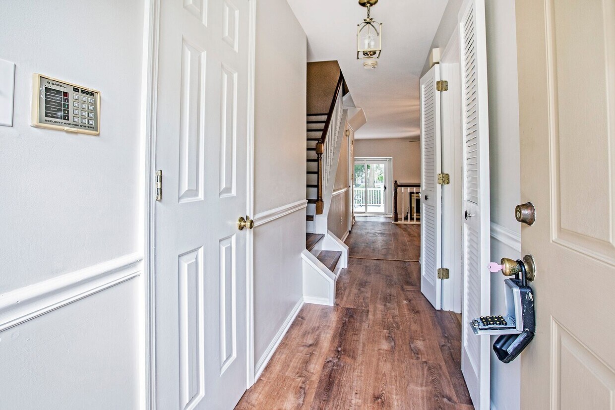Primary Photo - Mendenhall Village Townhome - 2 bedroom, 2...