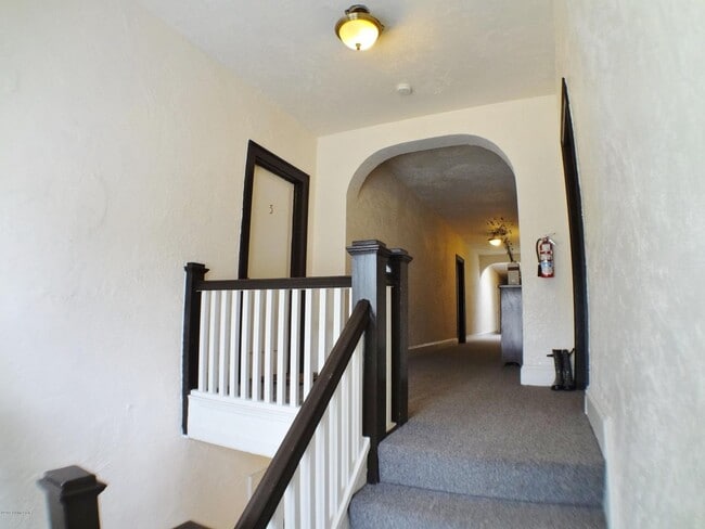 Building Photo - Beautiful 1BR condo in the Highlands- unit cannot be viewed until 5/28/2026