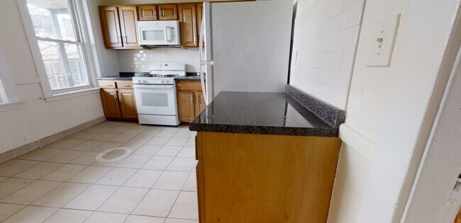 Building Photo - 8 Barrows St