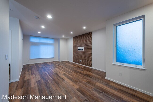 Building Photo - 3 br, 4 bath House - 5452 Delridge Way SW ...