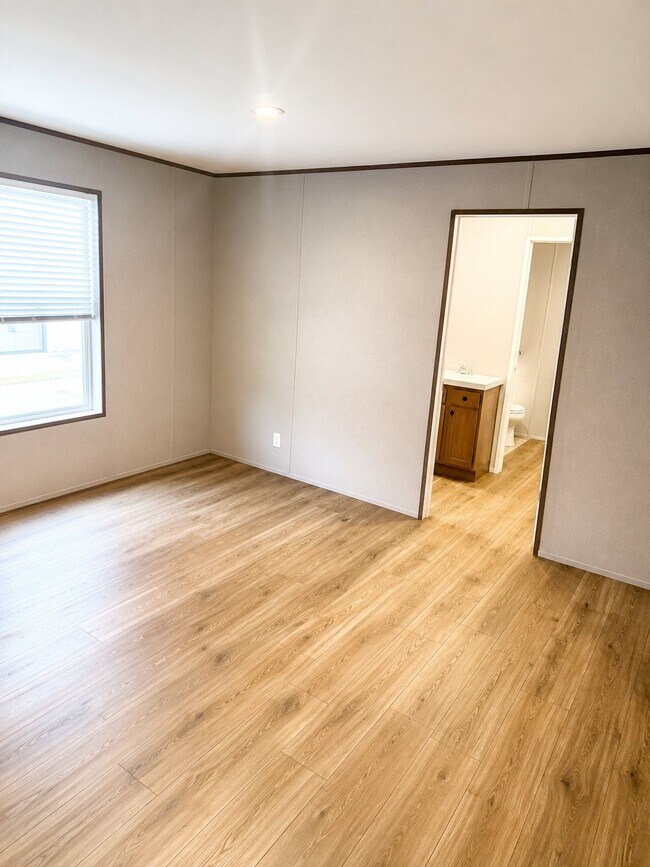 Building Photo - 64618 E 254 Lp