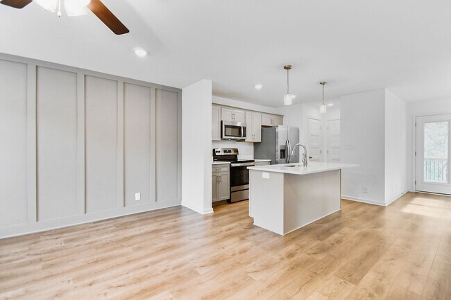 Foto del edificio - Pet Friendly Three Bedroom!