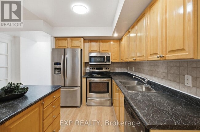 Building Photo - 5233 Dundas St W