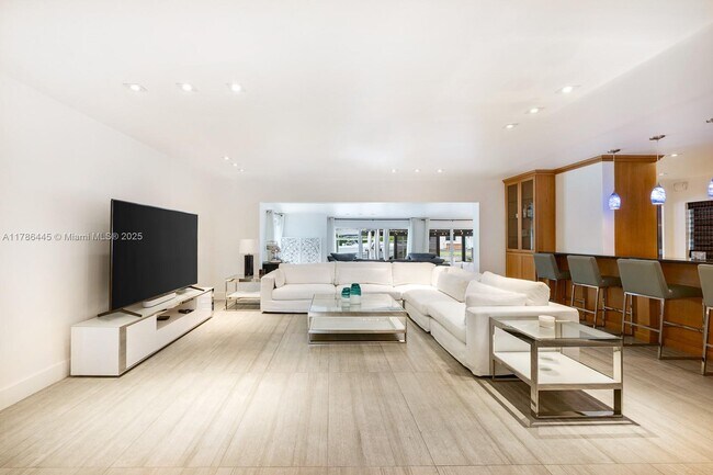 Foto del edificio - 13200 Ortega Ln