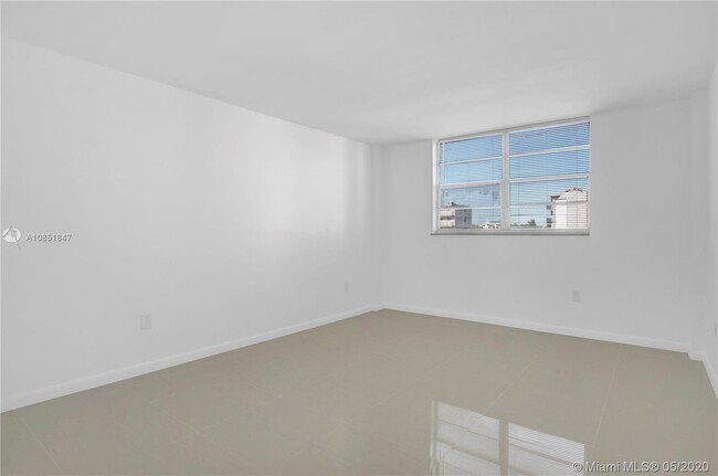 Foto del edificio - 14140 SW 84th St