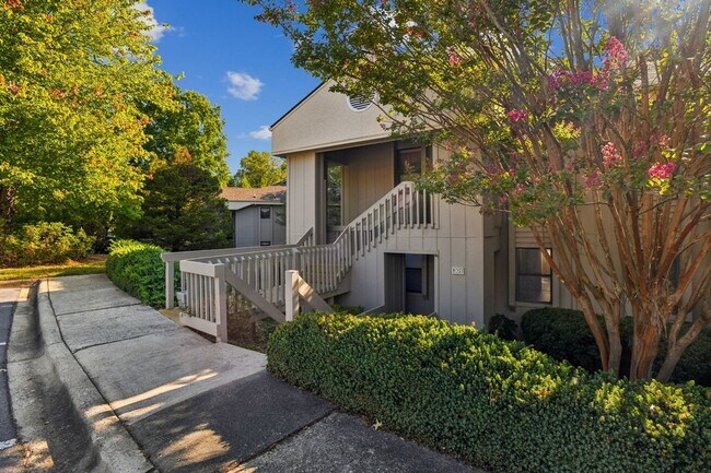 Foto del edificio - 301 Abbey Cir