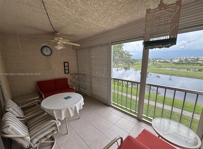 Foto del edificio - 14575 Bonaire Blvd