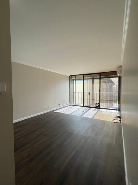 Living room with split AC - 1561 Pensacola St