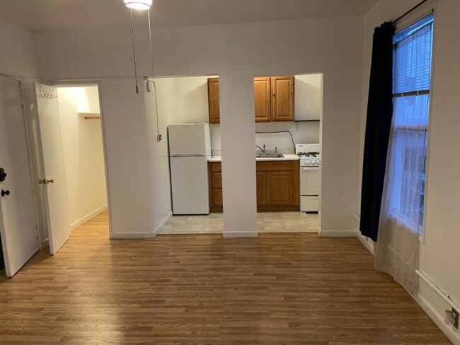 Foto del edificio - 0 bedroom in Seattle WA 98144